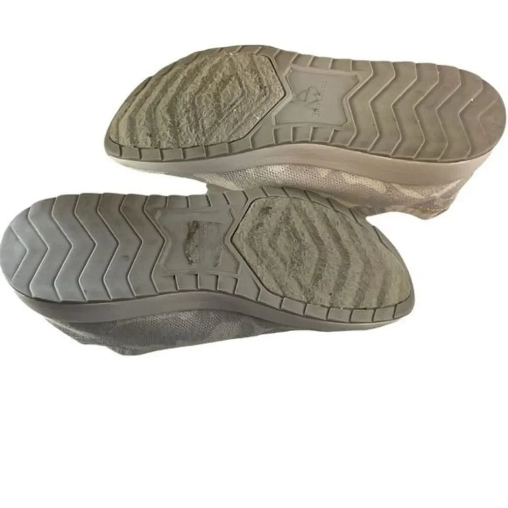 Juicy Couture Womens Slip On Sneakers Camouflage Knit Athletic Shoes‎ Size 7.5